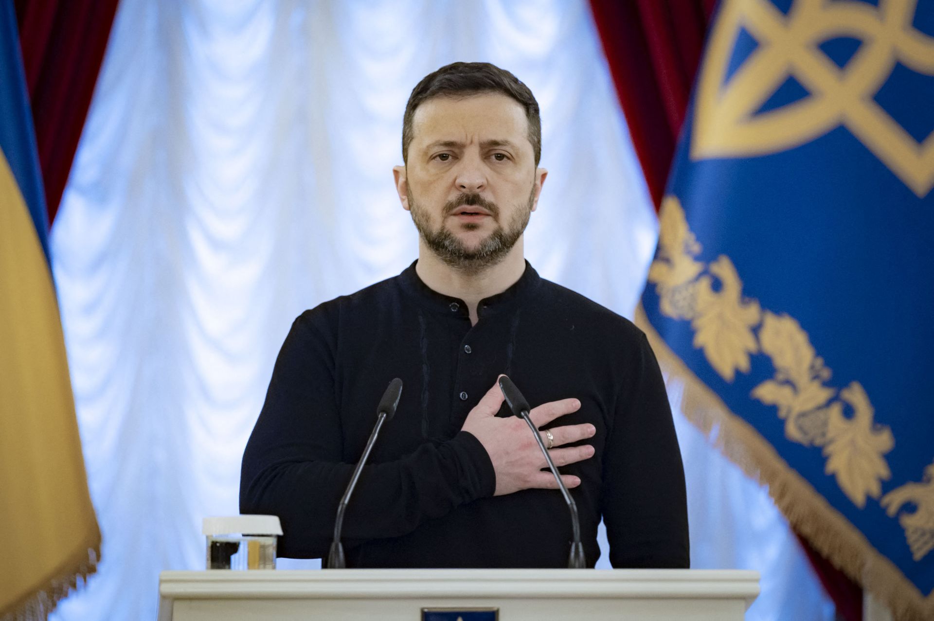 Zelensky appelle à combattre pour une \