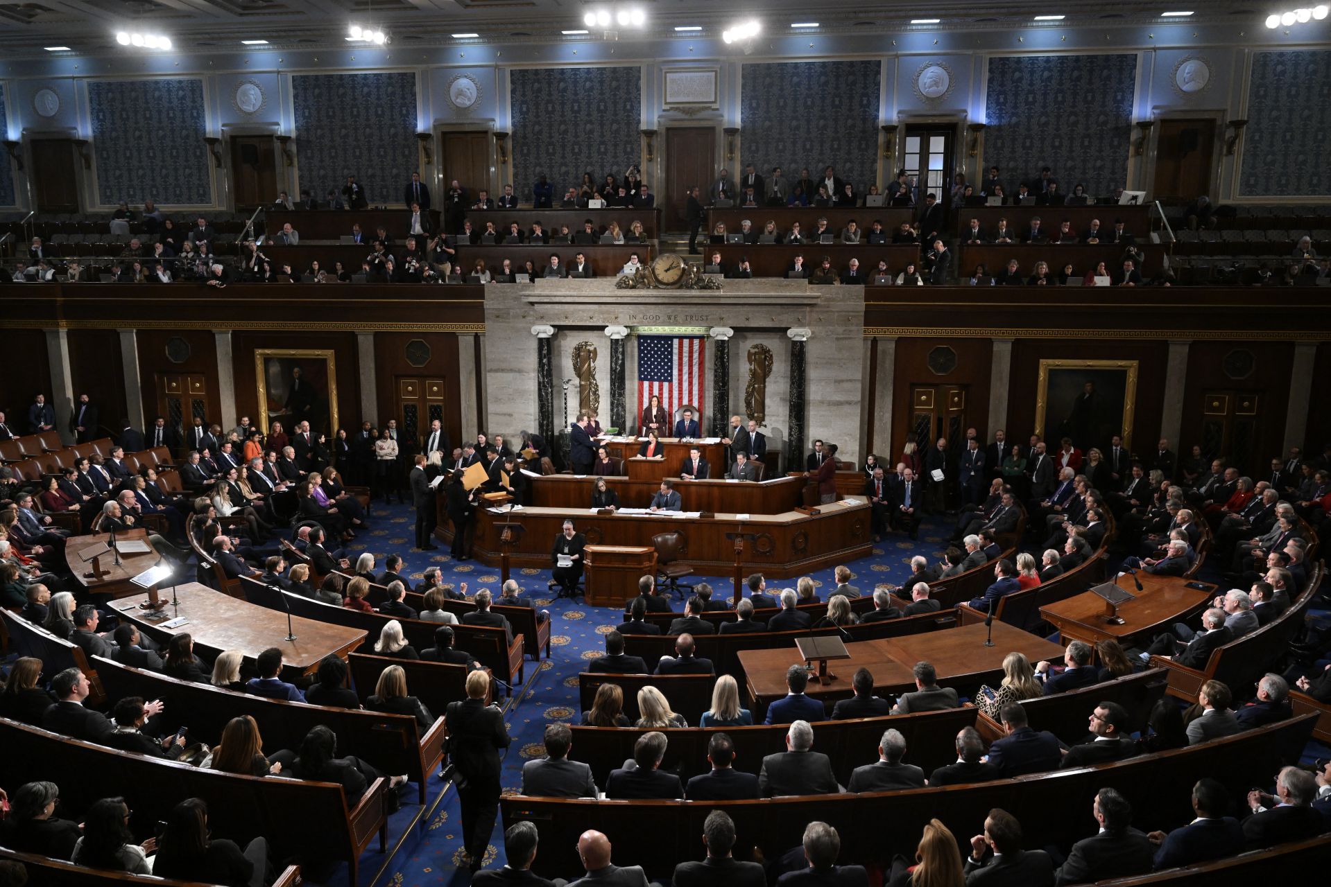Les députés américains adoptent une stratégie de défense pour 2027
