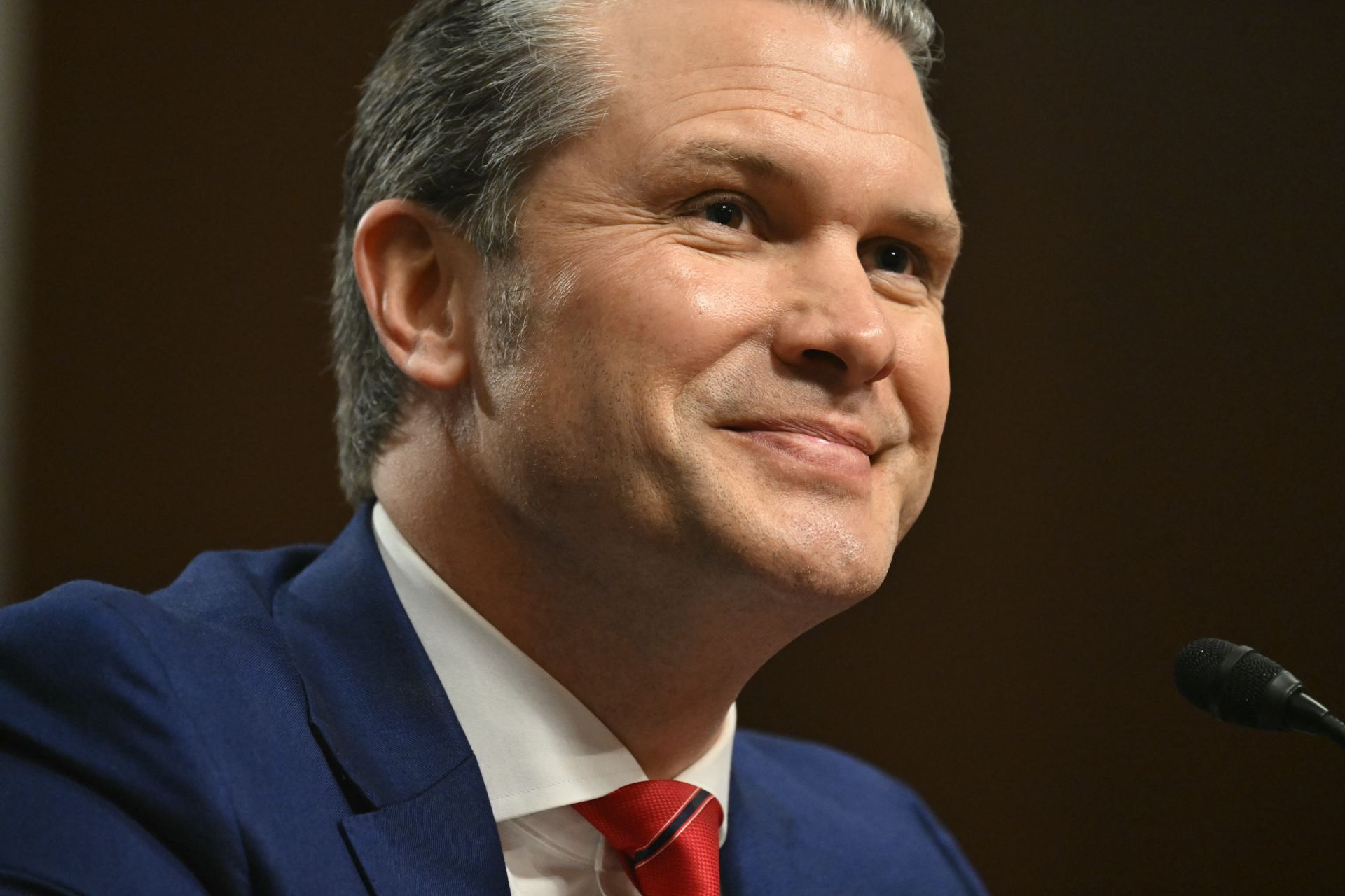 Pete Hegseth confirmé de justesse nouveau patron du Pentagone