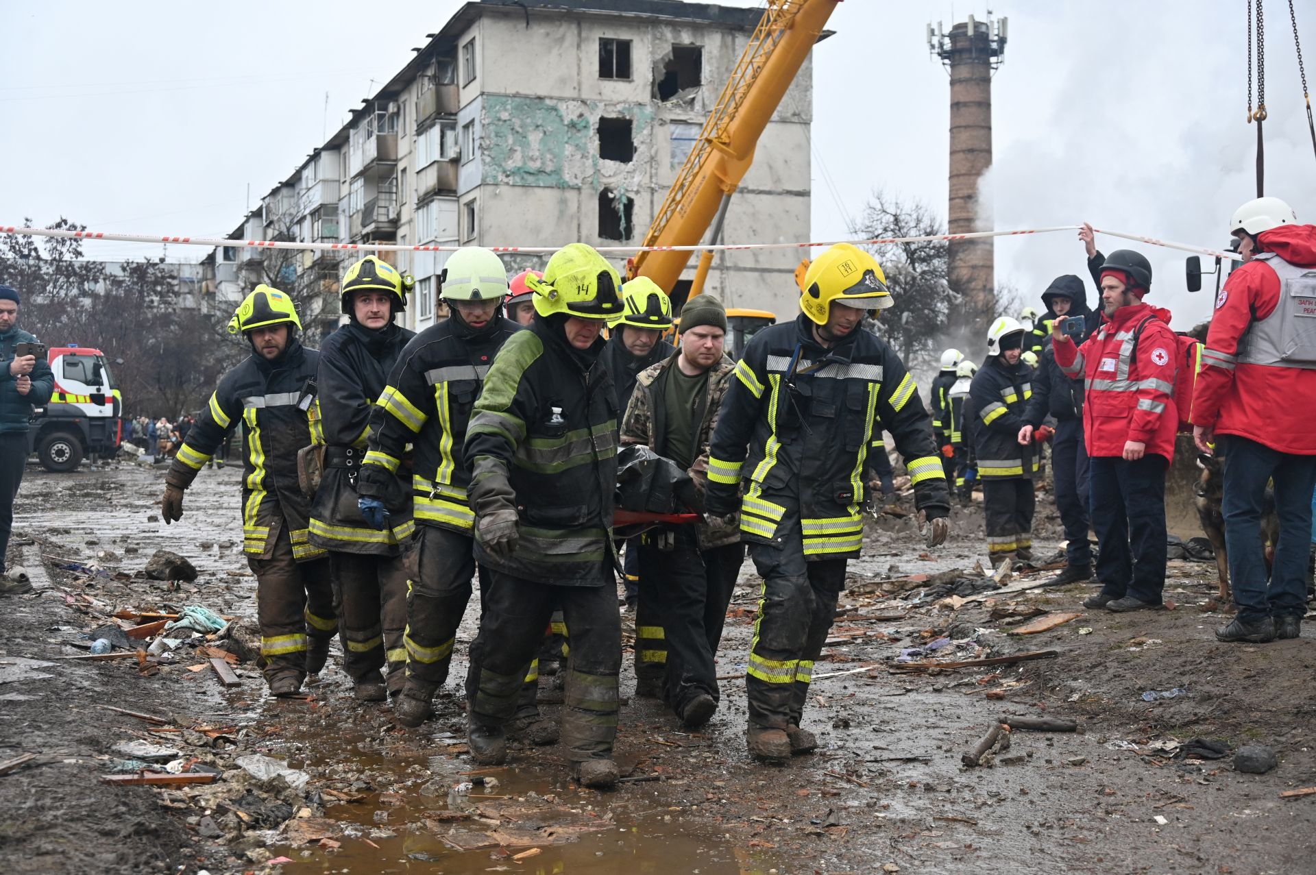 Ukraine: Moscou revendique une nouvelle avancée, onze morts dans des frappes nocturnes