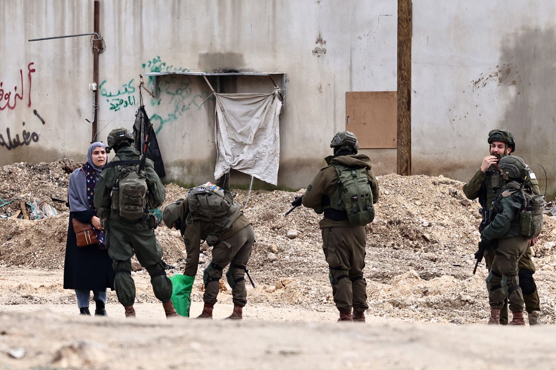 Cisjordanie: Israël vide des camps de réfugiés, interdit leur retour