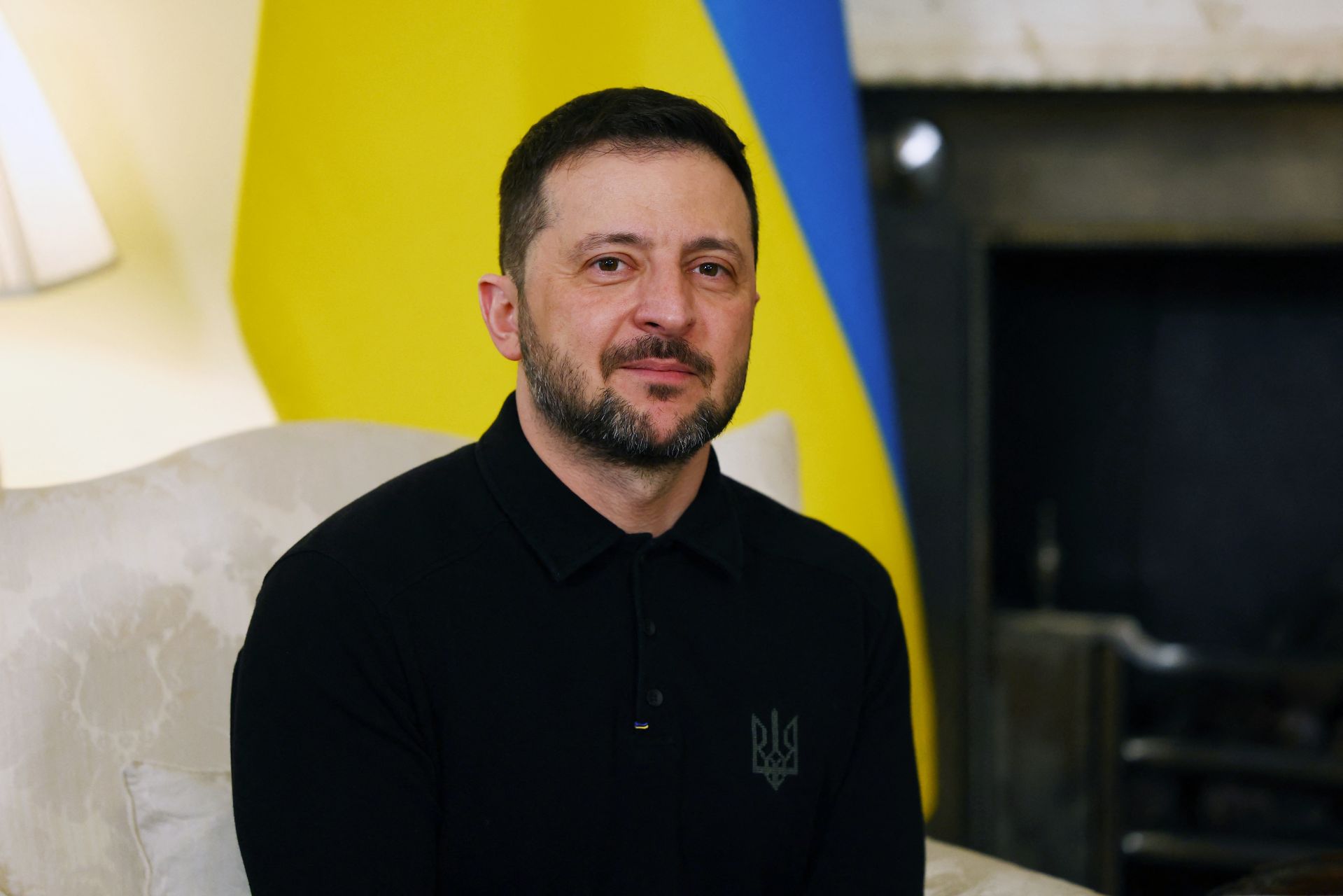 Ukraine: Zelensky lance un appel à Trump après la suspension de l'aide américaine