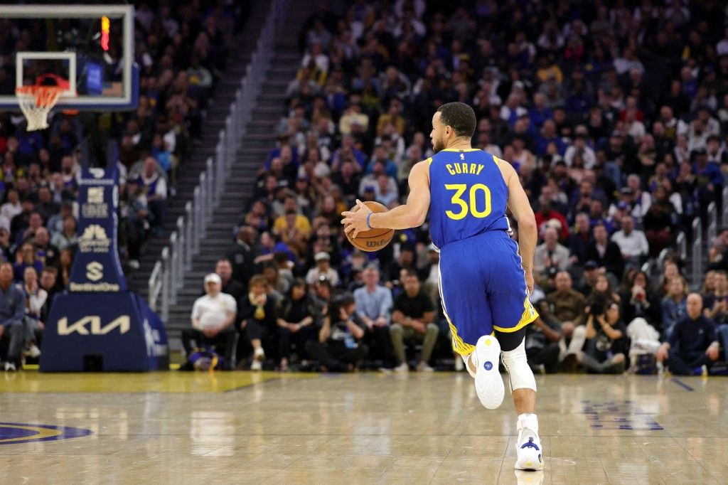 NBA: Golden State domine New York, Sarr record avec 34 points