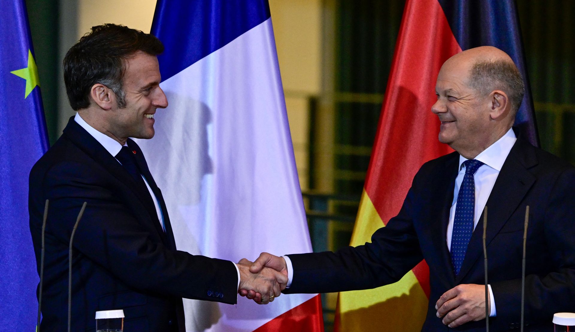 L'Ukraine peut compter sur la poursuite de l'aide militaire, disent Scholz et Macron