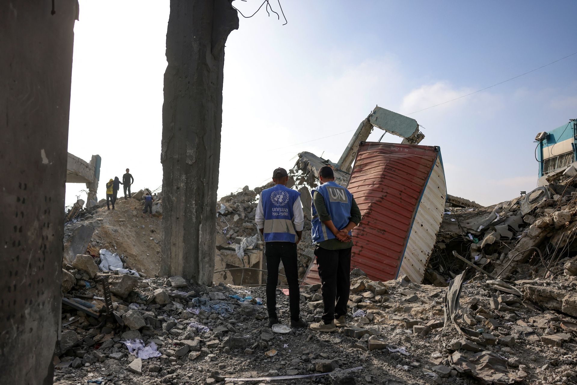 Gaza: neuf camions d'aide autorisés lundi, «une goutte d'eau dans l'océan»