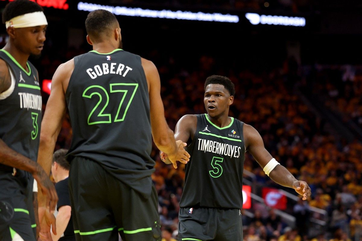 Play-offs NBA: Boston rebondit à New York, Minnesota prend la main
