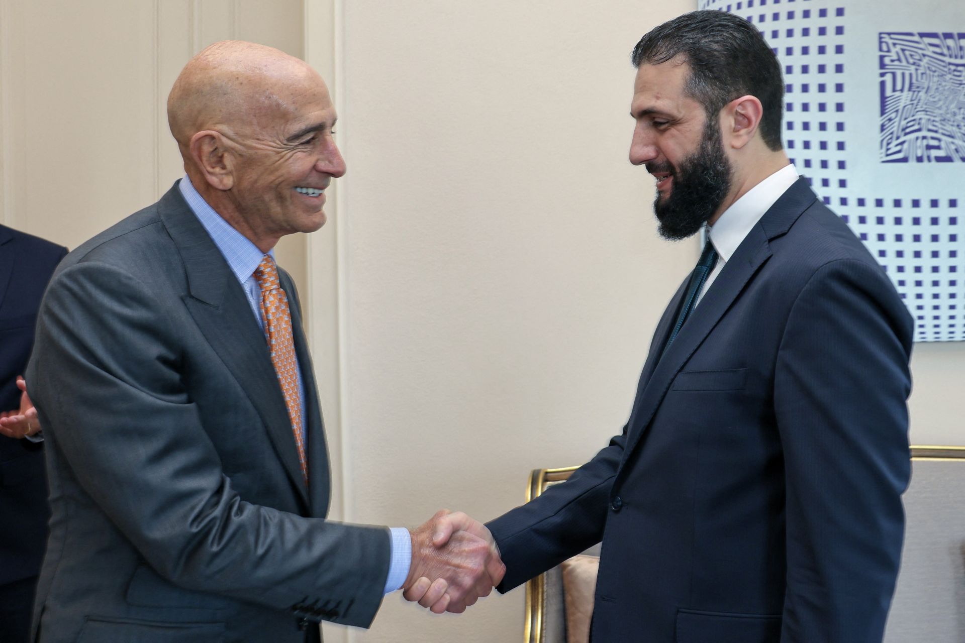 Chareh rencontre l’émissaire américain pour la Syrie après la levée des sanctions