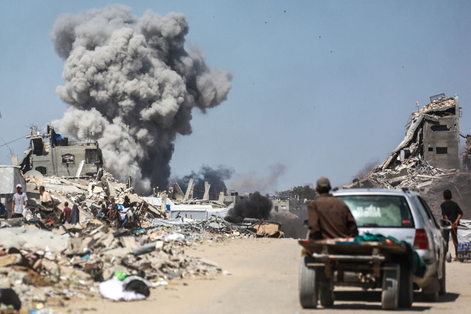 La Défense civile de Gaza annonce 14 morts dans un bombardement israélien à Jabalia