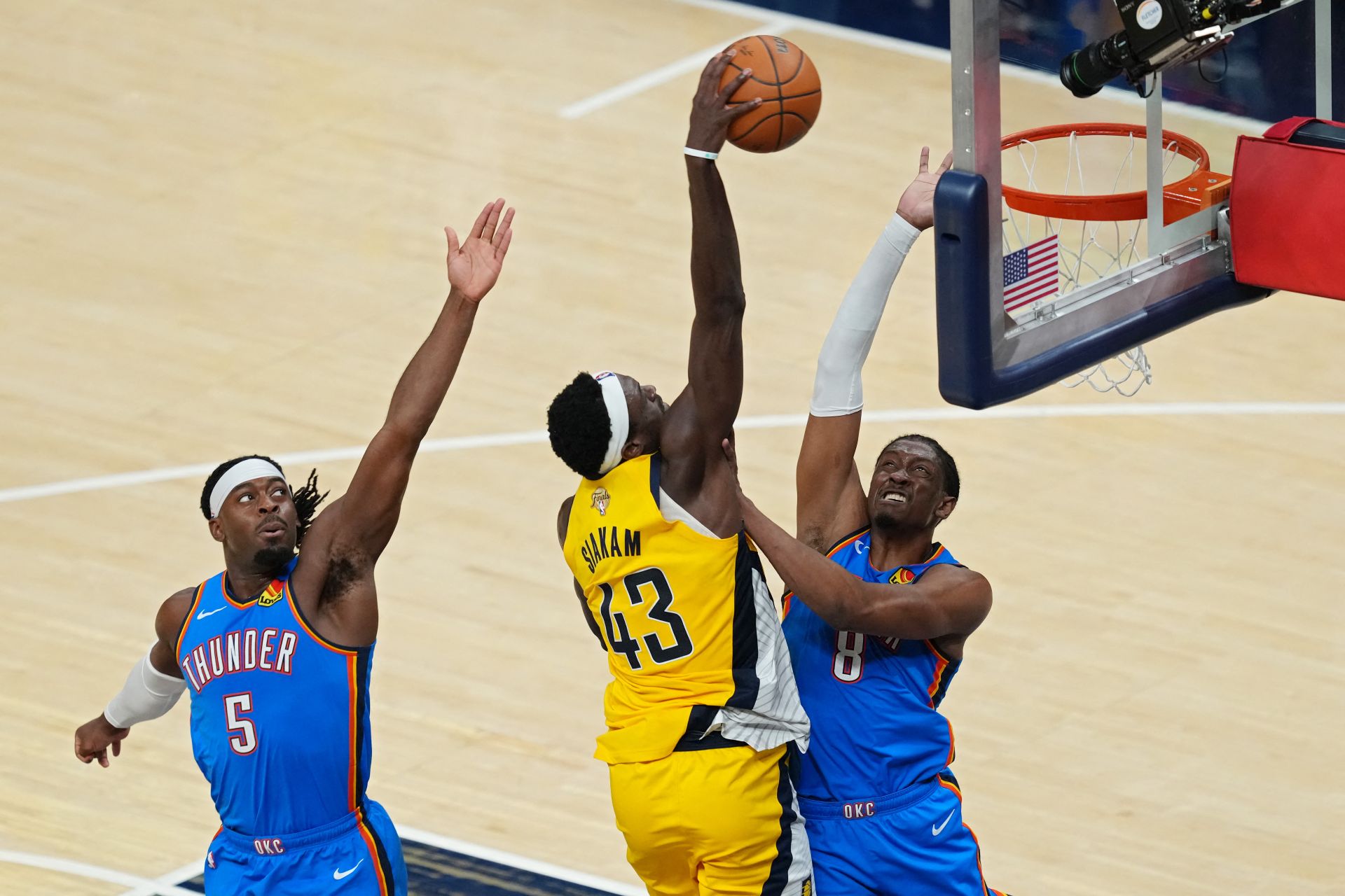 NBA: Indiana écrase Oklahoma City, la finale se jouera au match 7