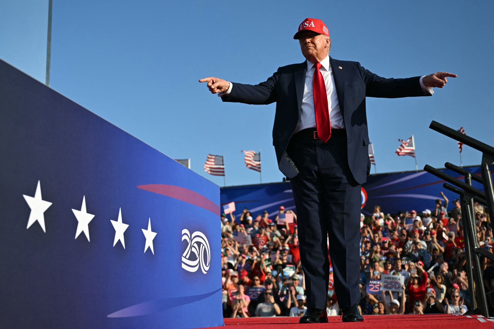 Aux États-Unis comme à l'international, Trump enchaîne les succès