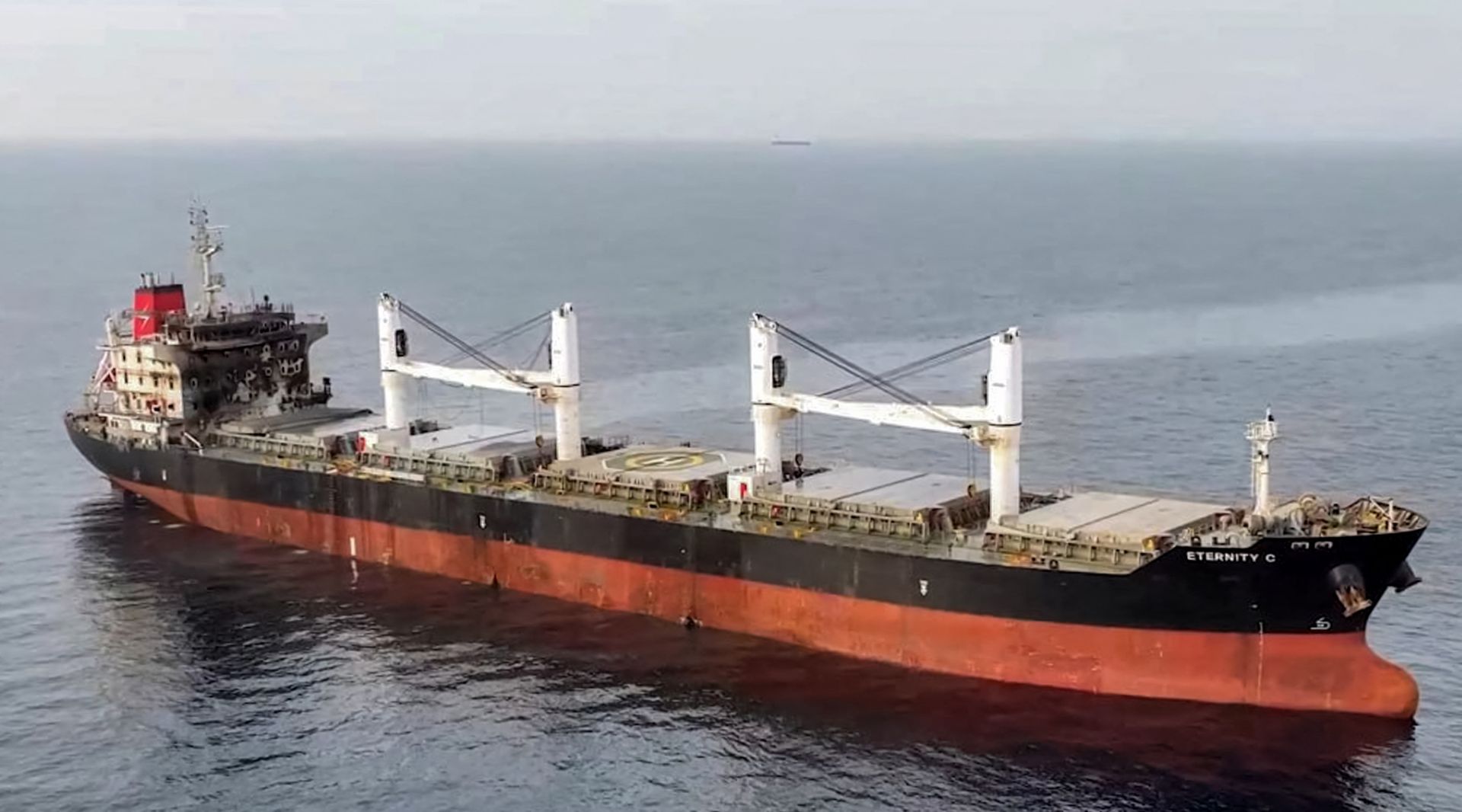 Yémen: les Houthis publient une vidéo de membres d'équipage d'un bateau attaqué