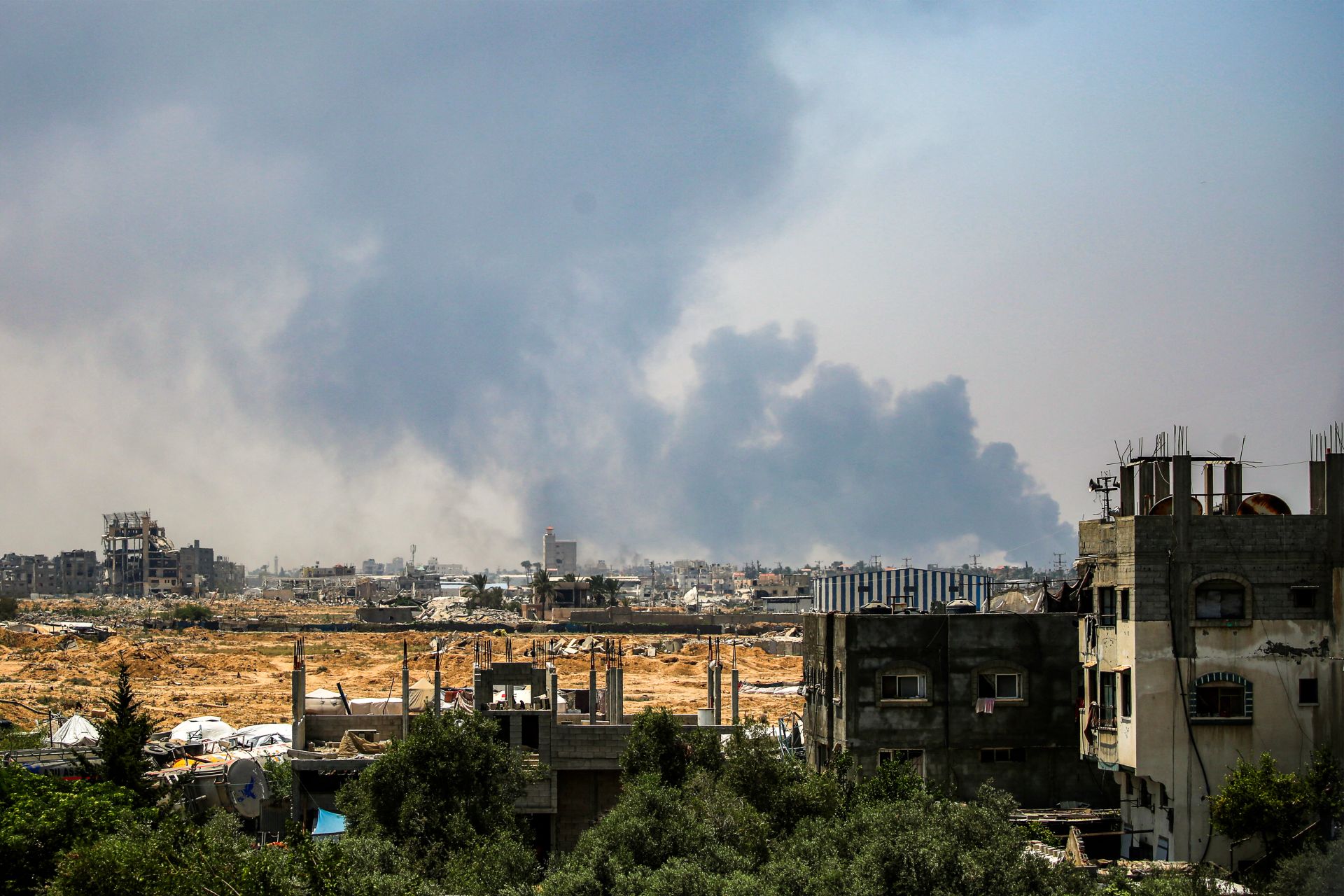 Gaza: l'armée israélienne étend ses opérations terrestres au centre du territoire