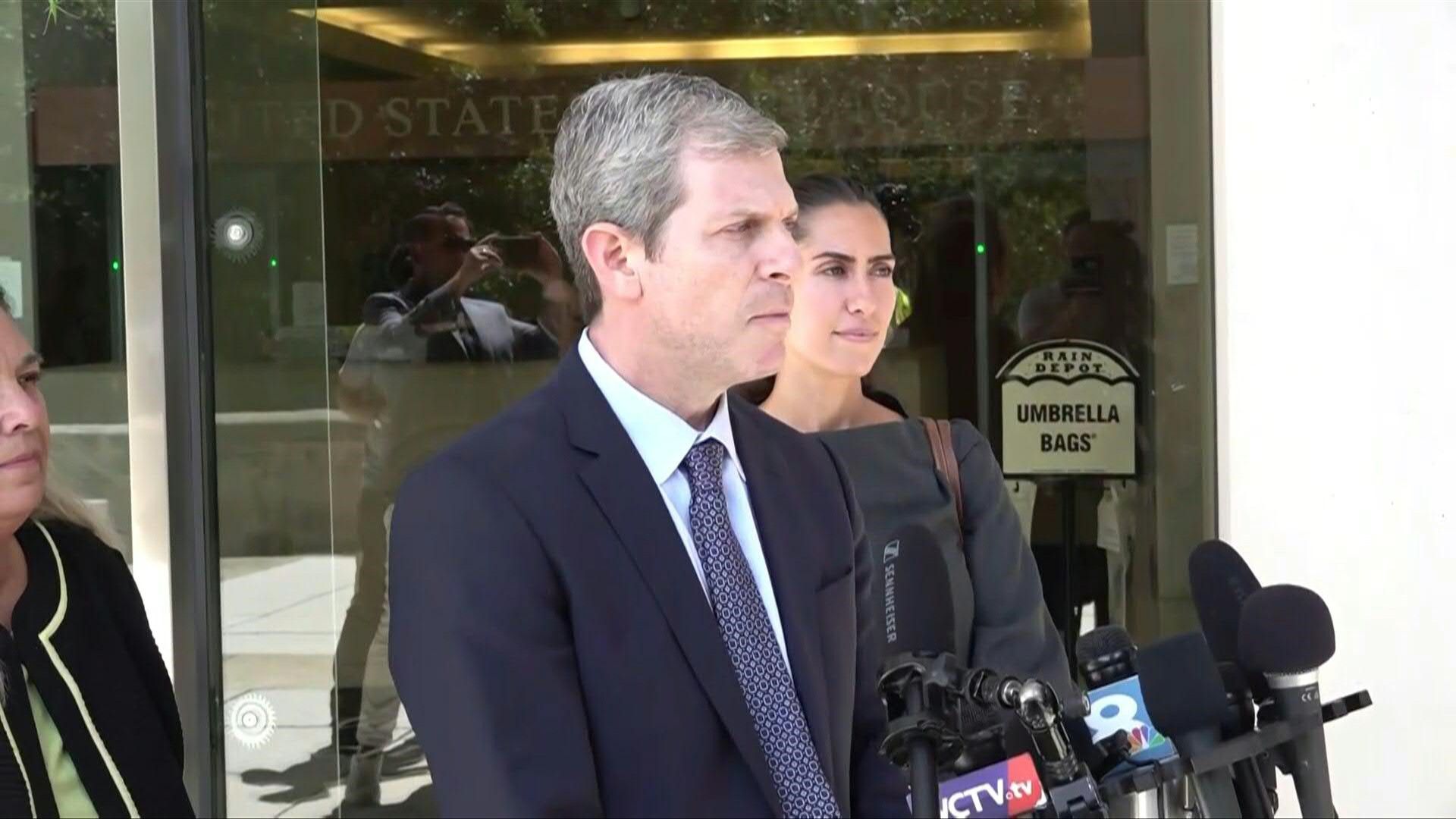 Un haut responsable du gouvernement Trump achève un second jour d'interrogatoire de la complice d'Epstein