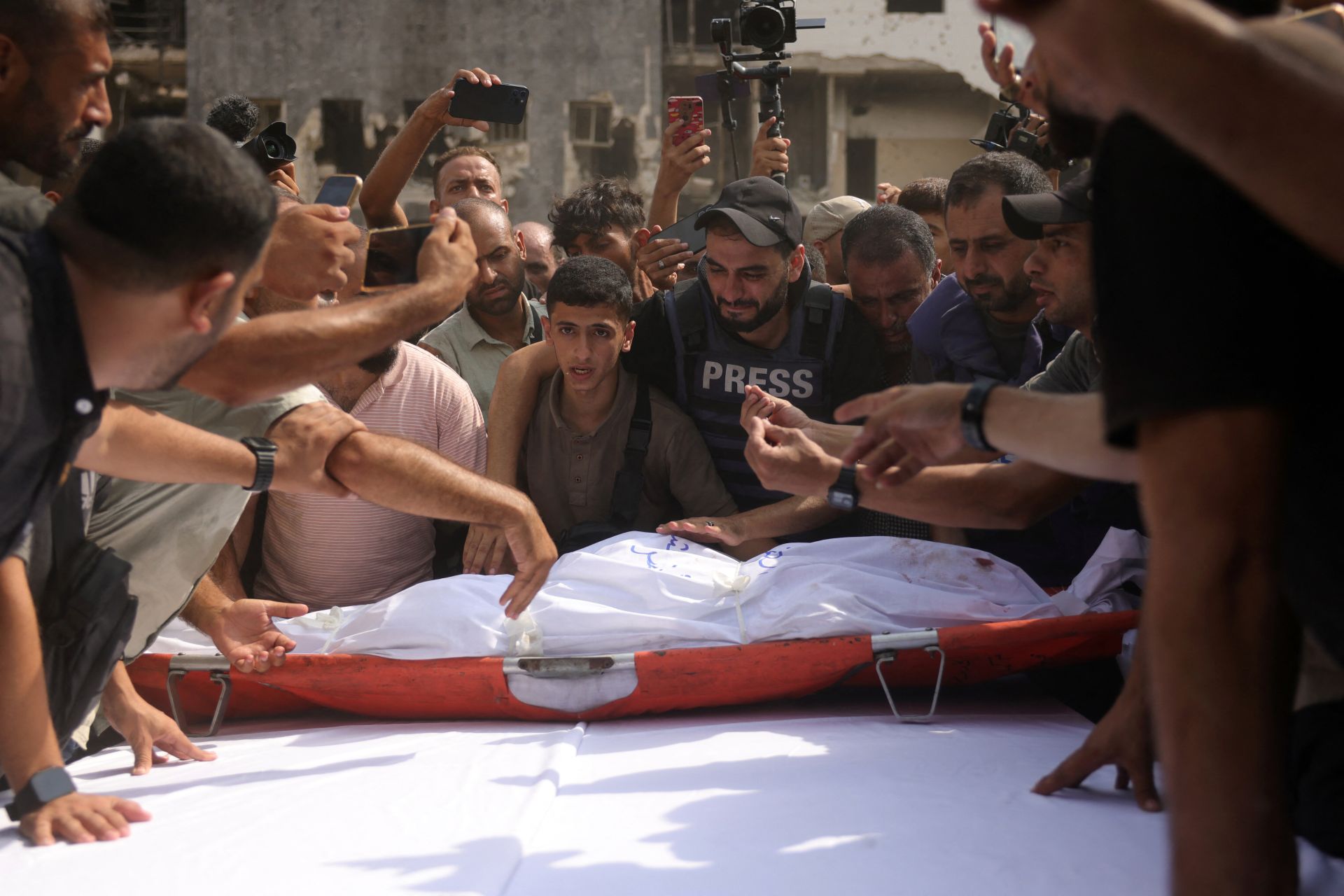 Gaza: les journalistes ne doivent «jamais être ciblés en temps de guerre»