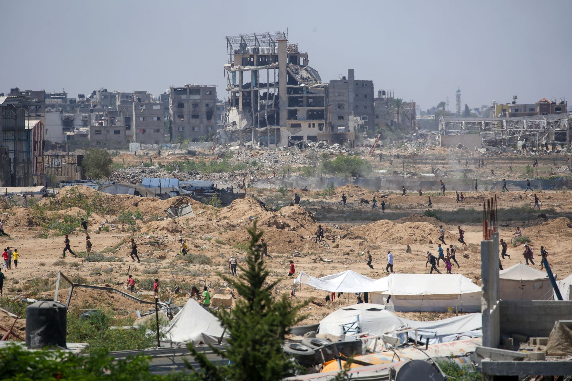 Dix-huit morts à Gaza dans des frappes israéliennes, Israël prépare l’assaut sur Gaza-ville