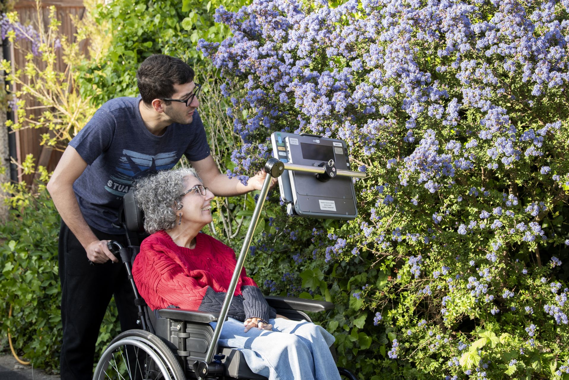 Une Britannique atteinte d'une maladie neurodégénérative retrouve sa voix grâce à l'IA
