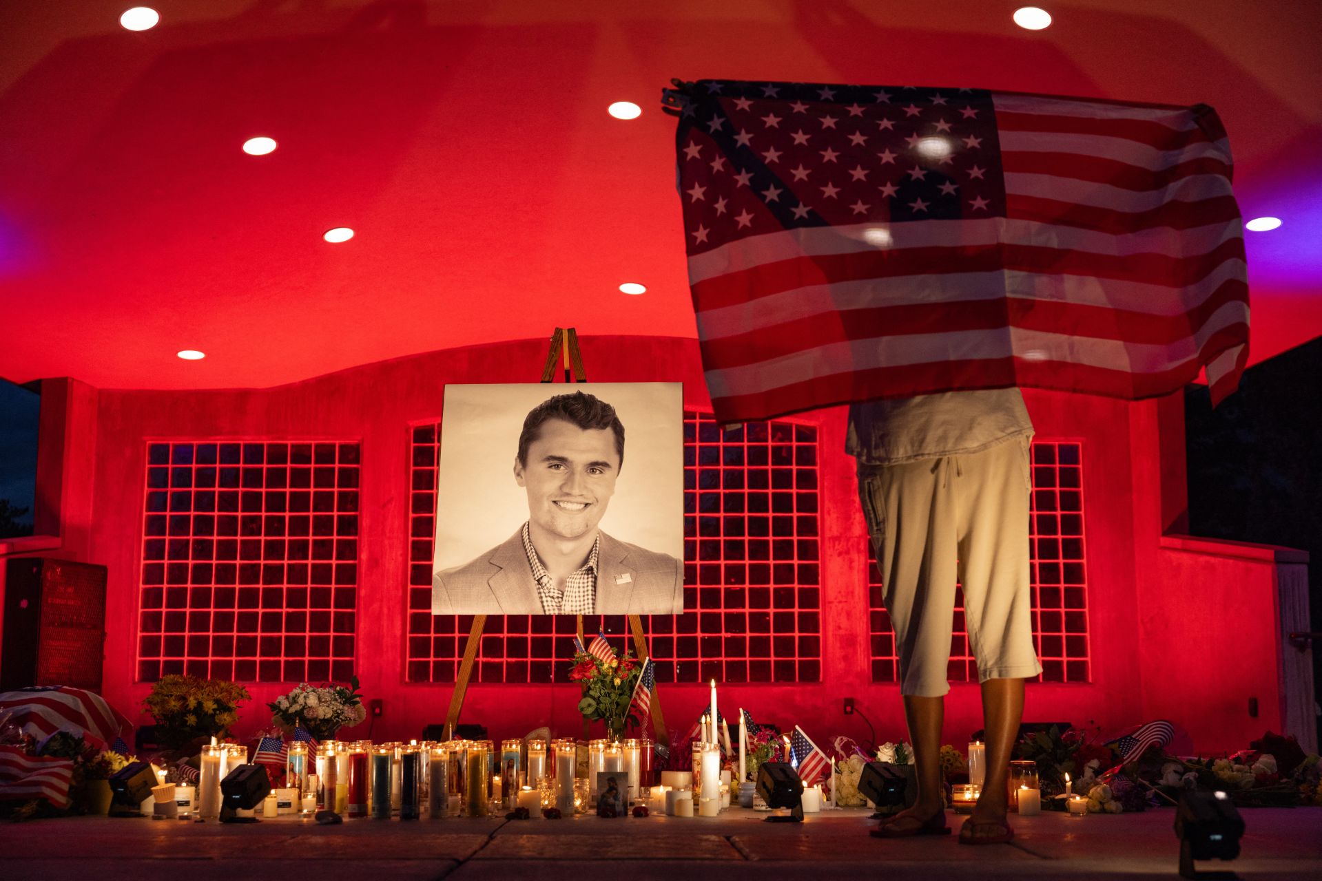 Le FBI arrête le meurtrier présumé de Charlie Kirk, identifié comme Tyler Robinson