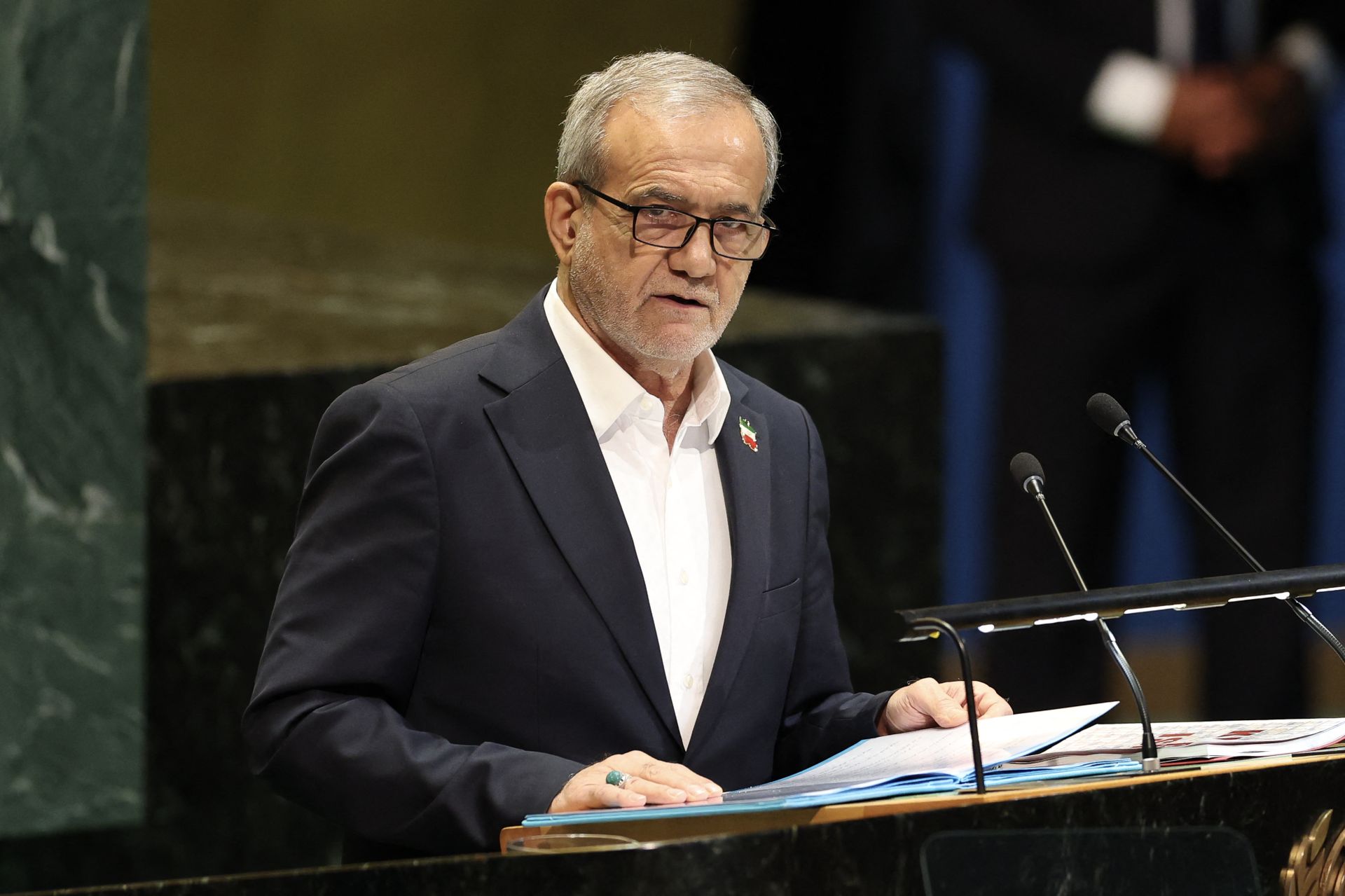 États-Unis, Israël et Européens mènent une «guerre totale» contre l'Iran, dit son président