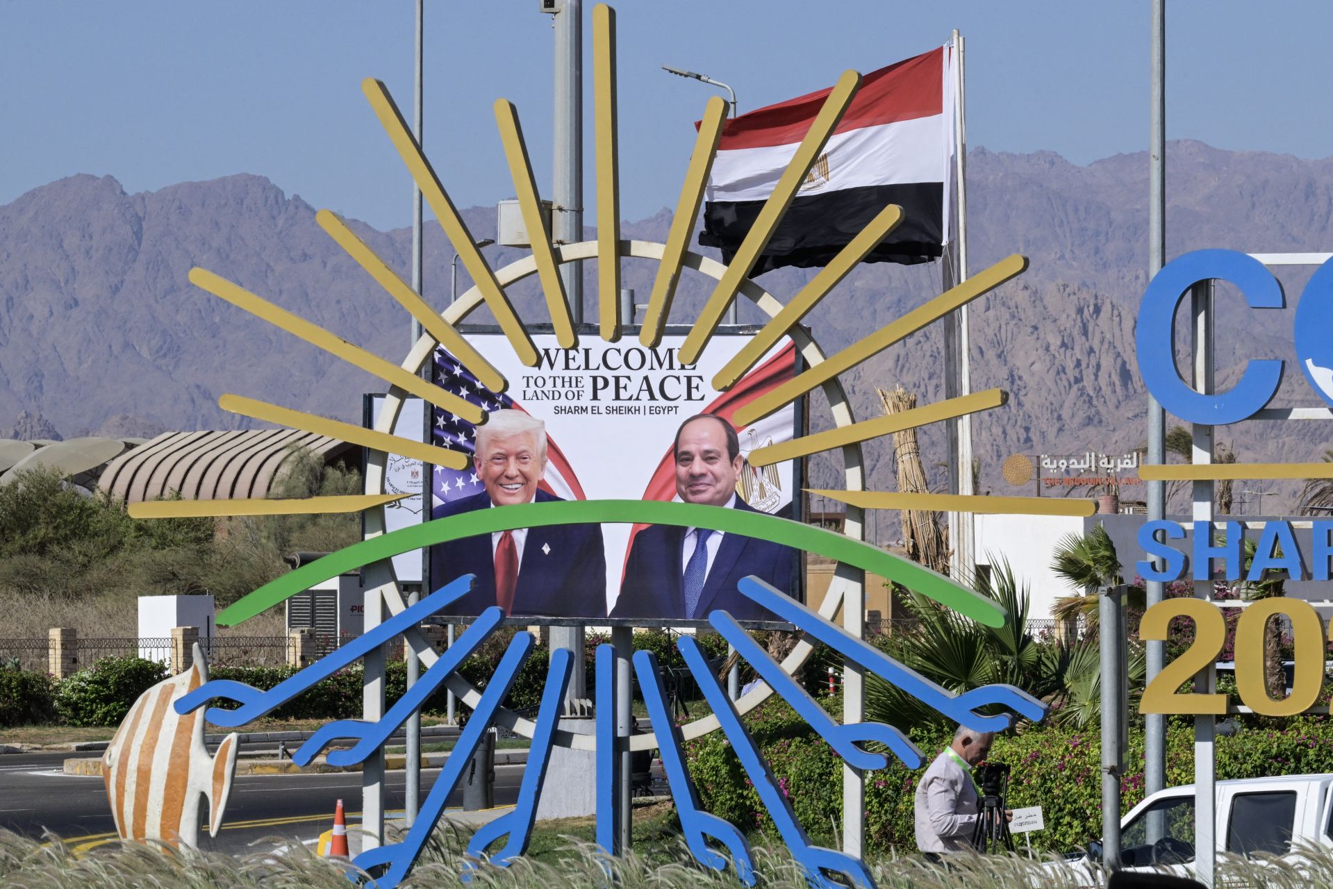 Sommet pour la paix à Gaza: Trump et Sissi coprésident à Charm el-Cheikh, sans Netanyahou ni le Hamas