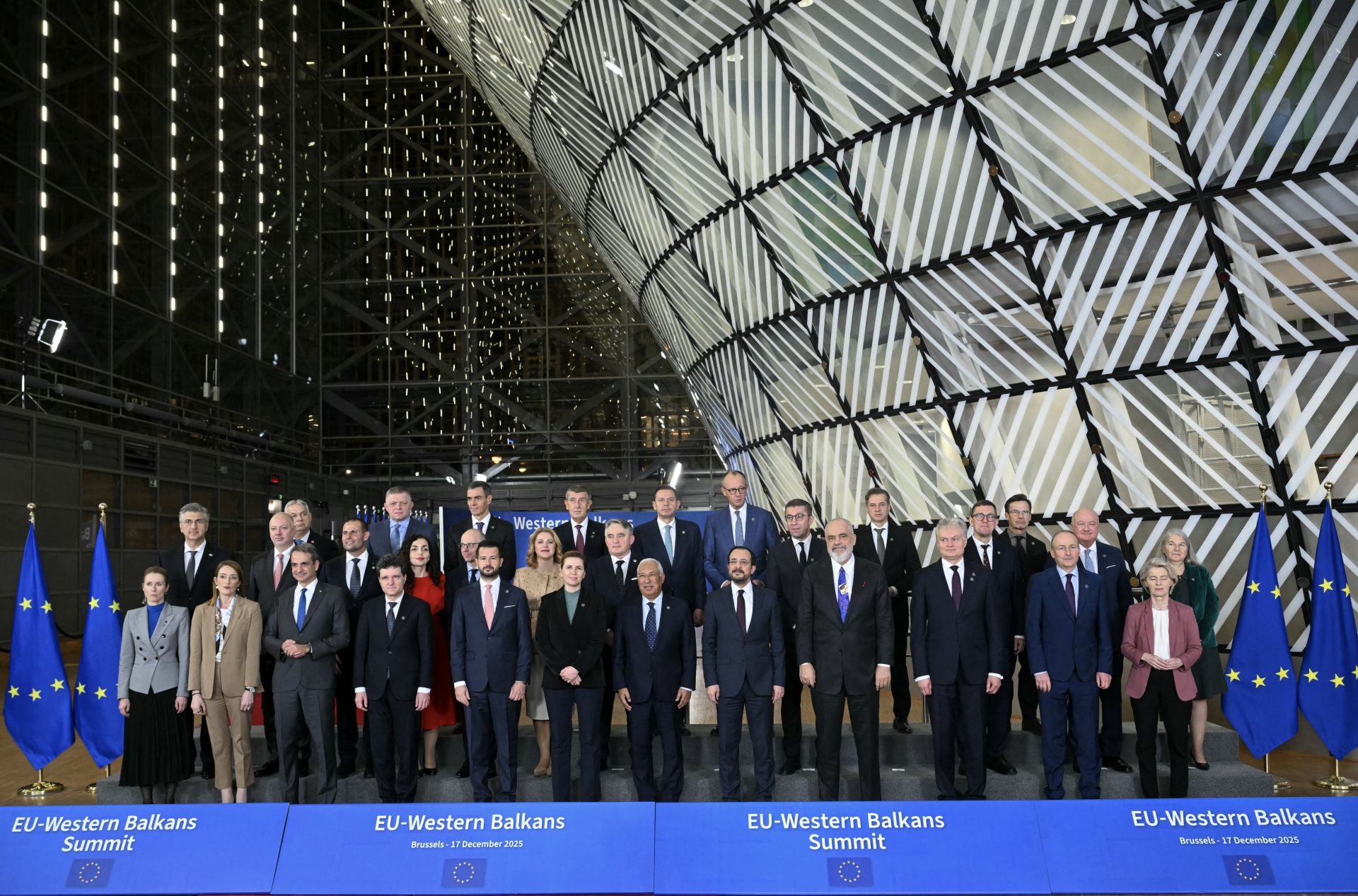 Aide à l'Ukraine: les dirigeants de l'UE sommés de trouver une solution