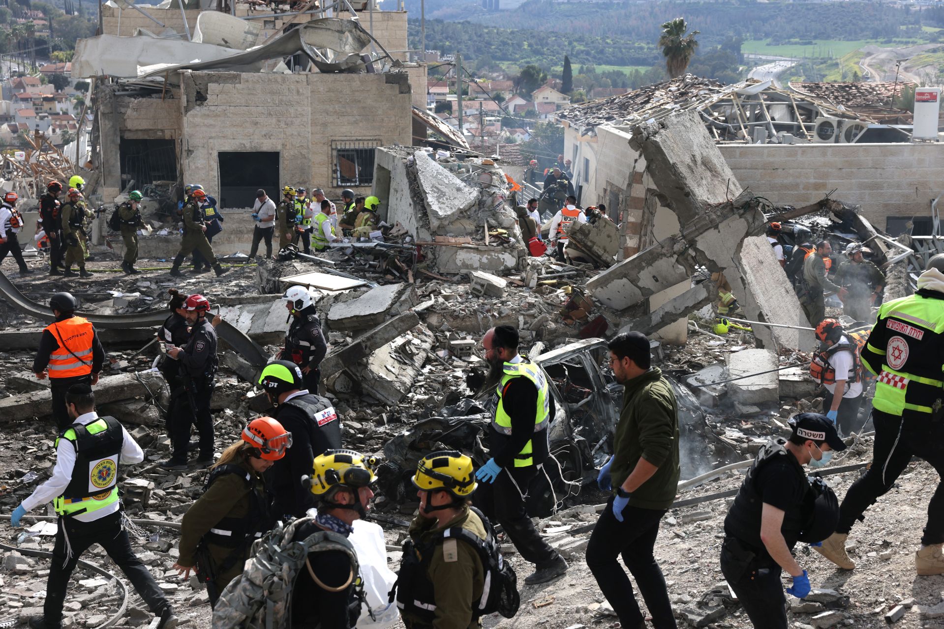 Frappe de missile iranien sur le centre d'Israël: neuf morts selon les secours