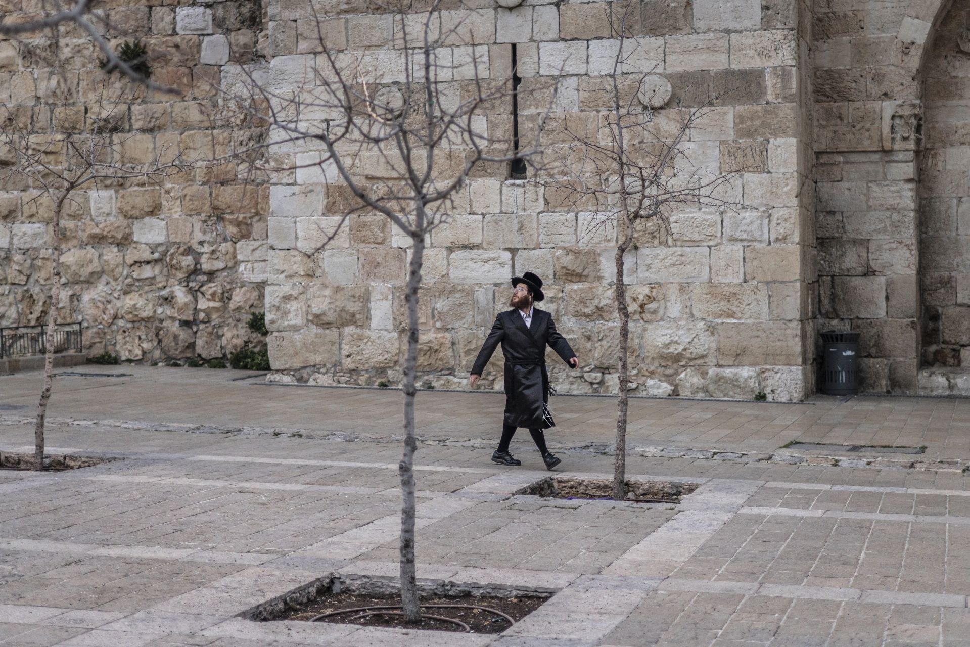 Des débris tombés sur des lieux saints à Jérusalem après une frappe iranienne