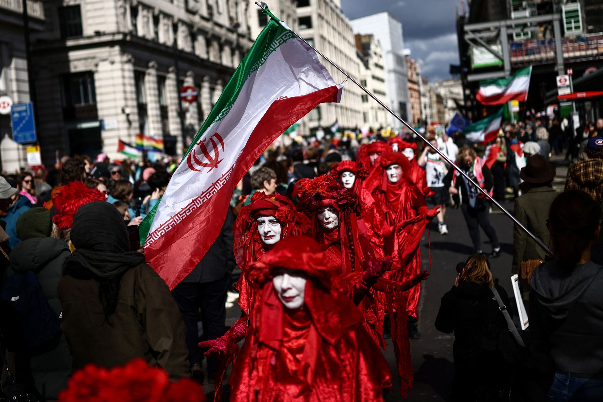 Londres convoque l'ambassadeur d'Iran après un appel au «sacrifice» lancé à la diaspora