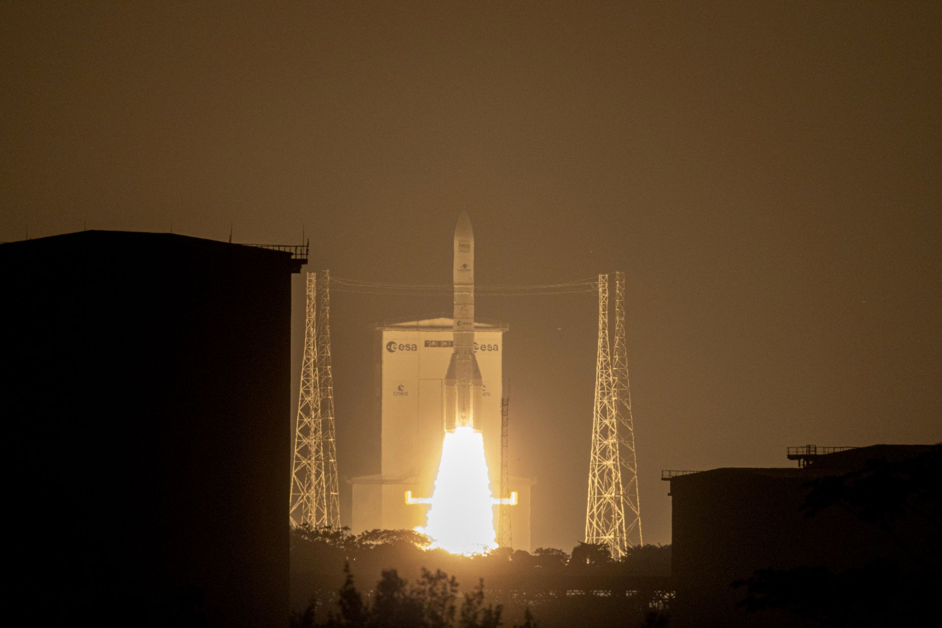 Mission réussie pour Ariane 6 qui lance un nouveau lot de satellites Amazon Leo, rival de Starlink