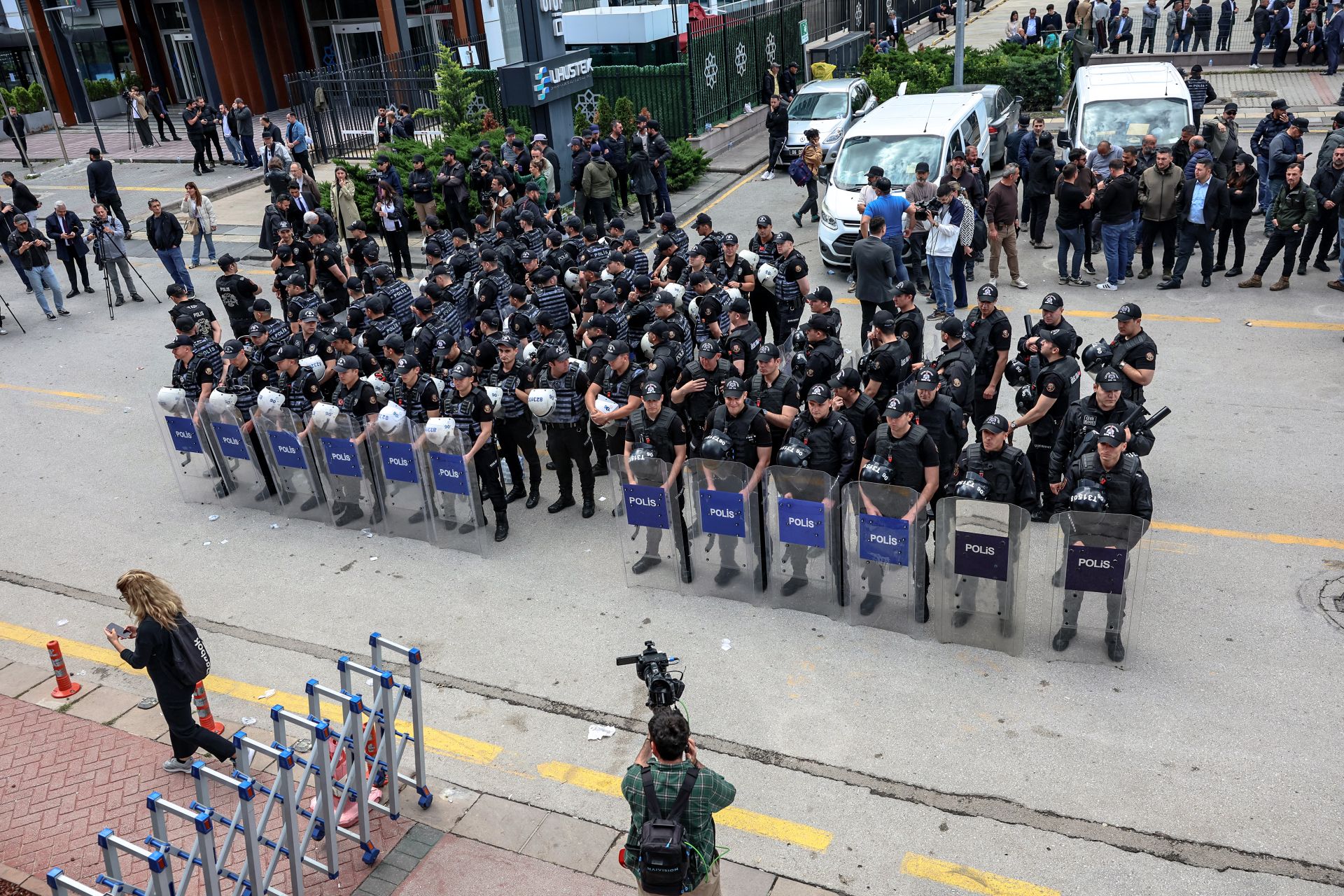 Turquie: la police déloge le chef de l'opposition