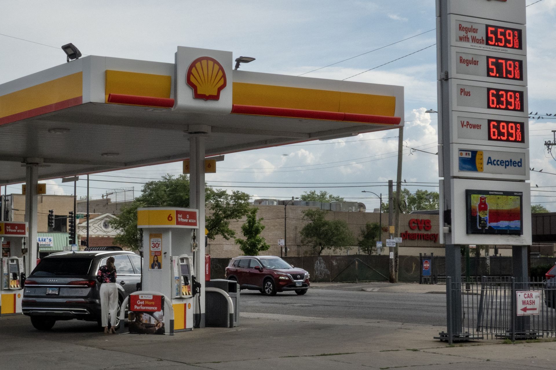 Le pétrole tombe avec la suspension des sanctions sur le pétrole iranien et les progrès des négociations