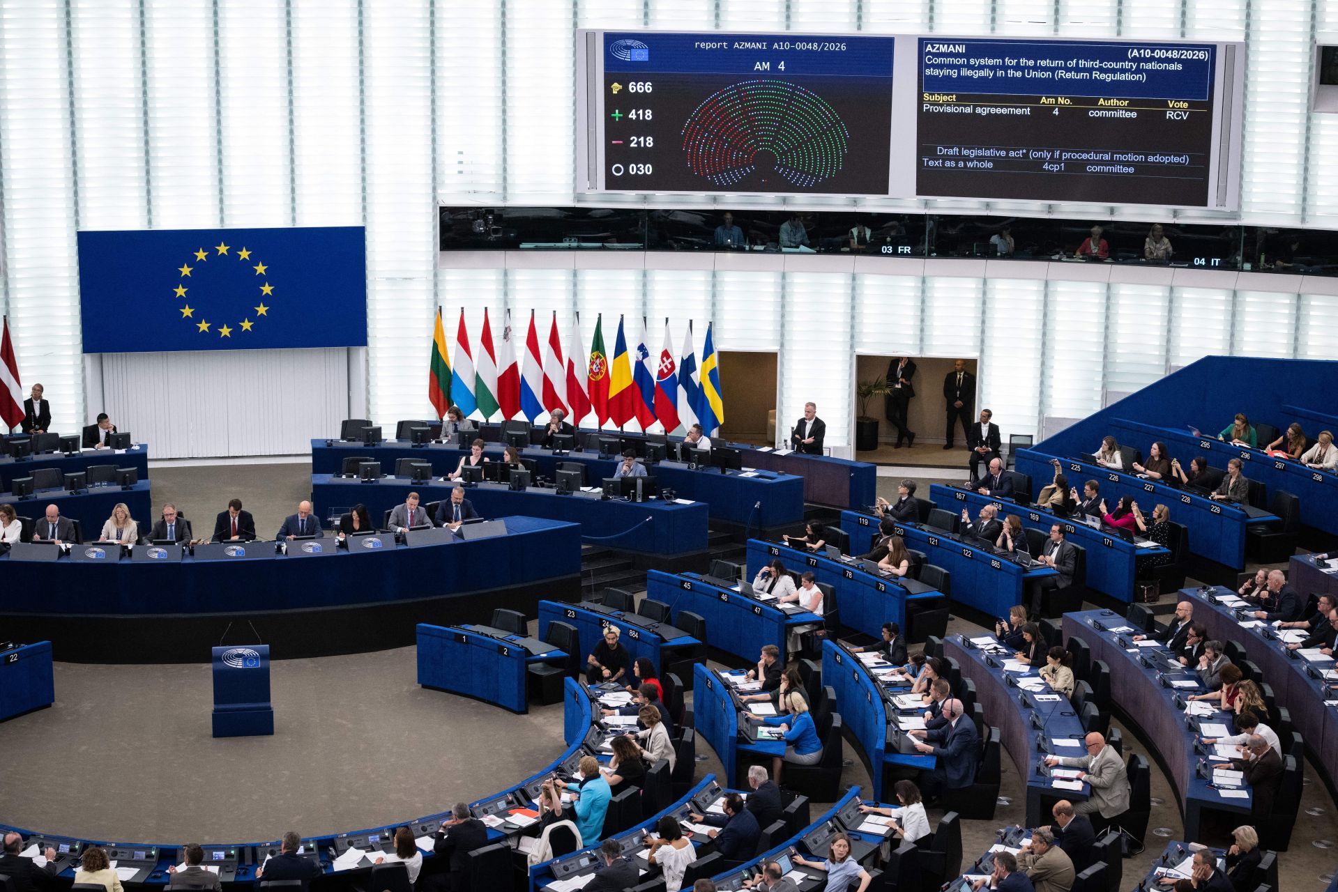 Migration: le Parlement européen adopte la réforme prévoyant des «hubs de retour»