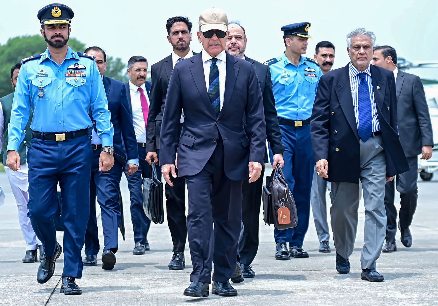 Hommage à Khamenei du chef de la diplomatie talibane et du Premier ministre pakistanais