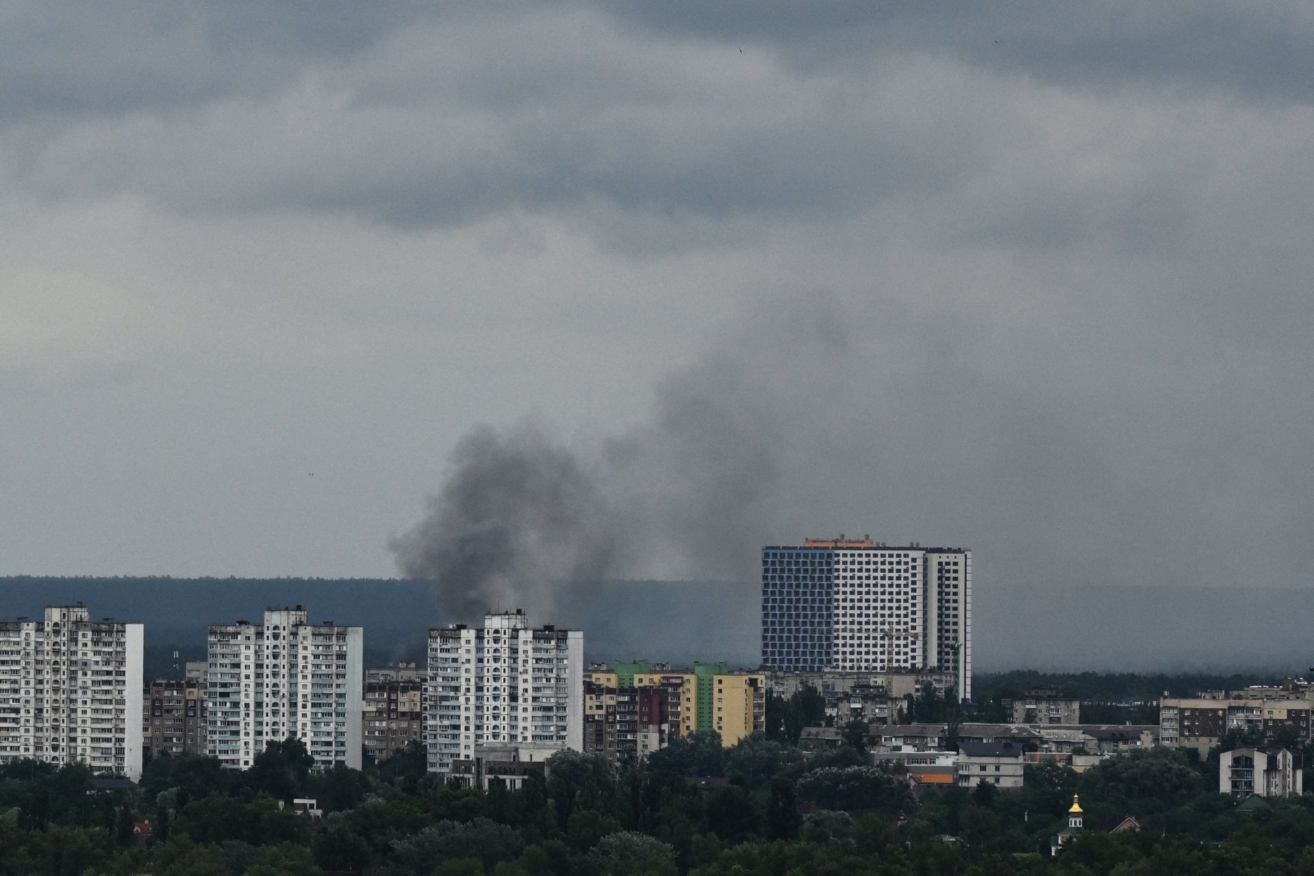 Russie: huit morts dans une attaque ukrainienne contre deux centres logistiques