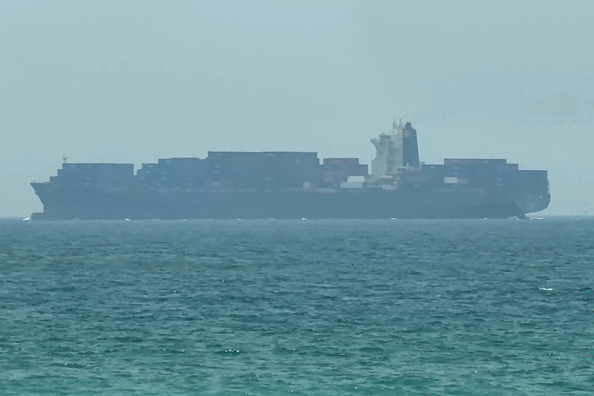 Nouvelles frappes américaines contre l'Iran, riposte de Téhéran dans le Golfe
