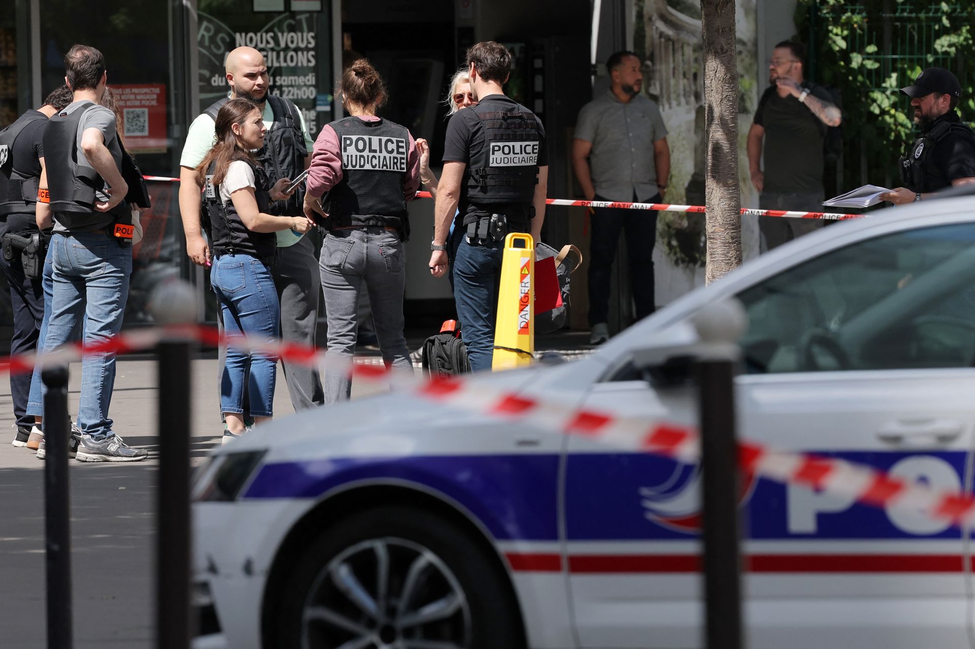 Paris: trois femmes blessées dans une attaque au couteau, un suspect interpellé