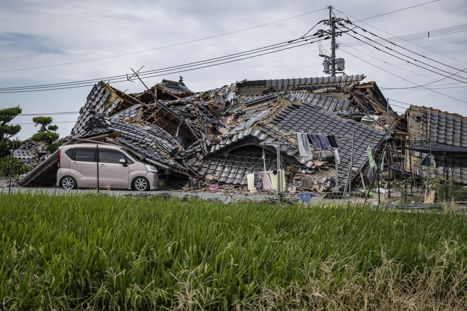 Japon: fin des opérations de secours dans un centre commercial après le séisme