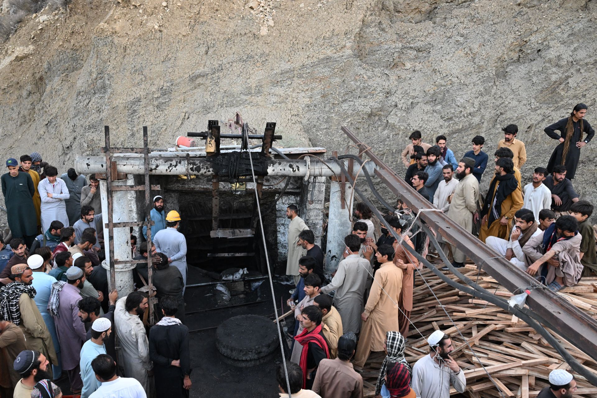 Pakistan: une explosion dans une mine de charbon tue 34 personnes