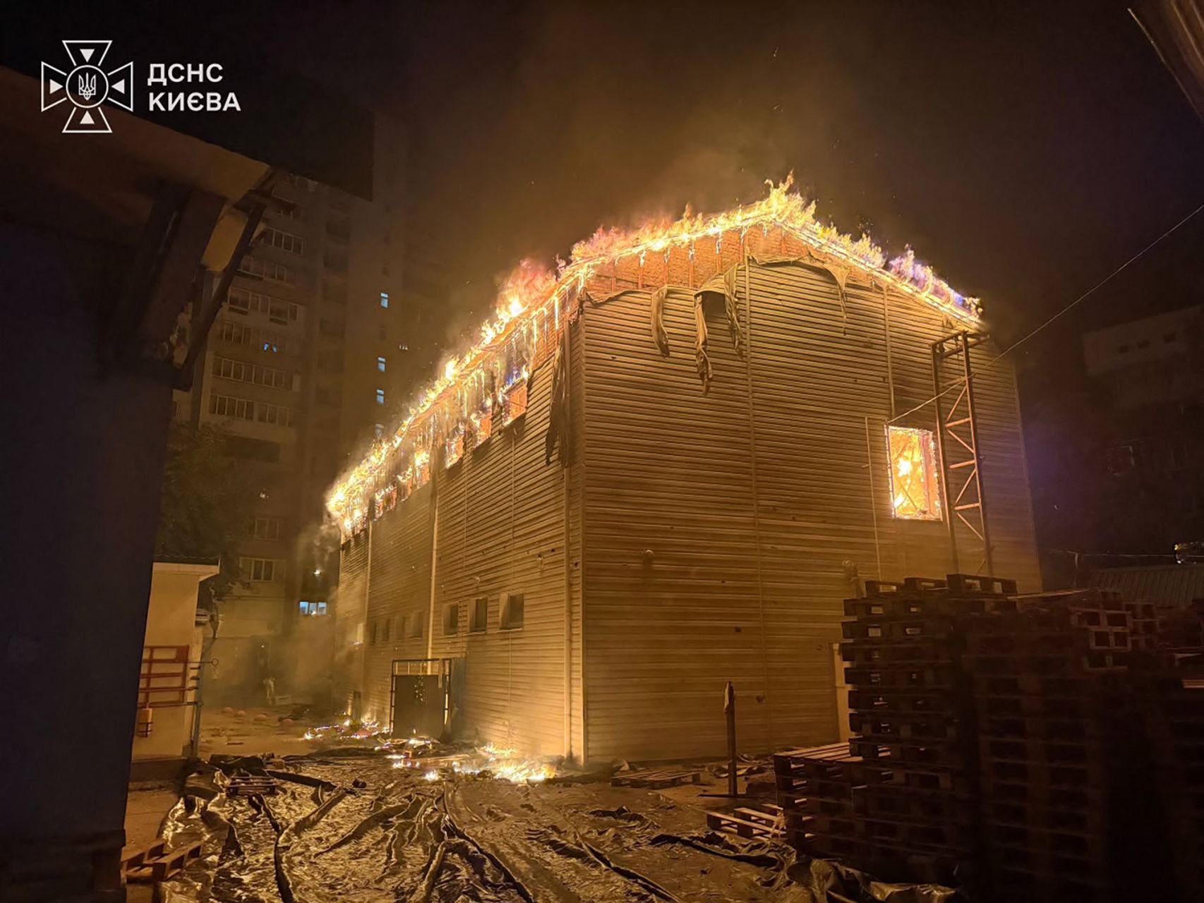 Ukraine: au moins 16 morts dans des frappes russes, Zelensky dénonce une «escalade»