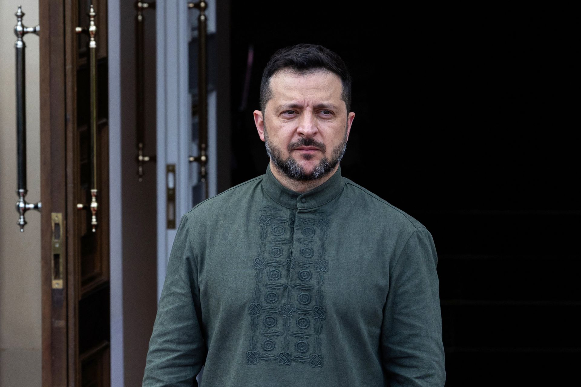 L'avion de Zelensky a failli être touché par un drone tandis qu'il était en route vers Oslo