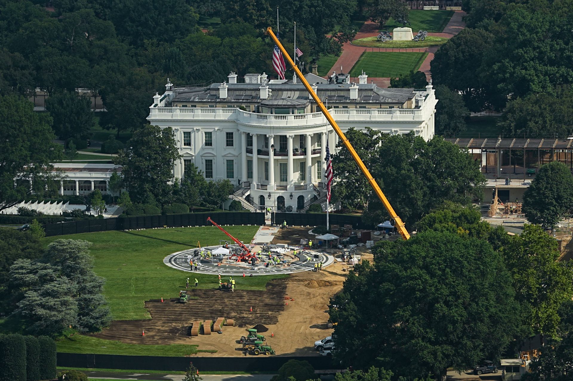La Cour suprême autorise la construction de la salle de bal de Trump à la Maison Blanche