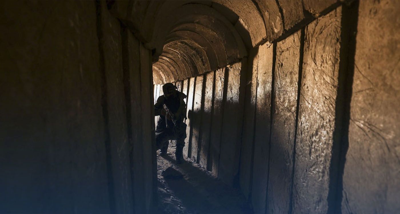 «Bouclier du Nord»: dans les entrailles de la frontière, une chasse aux tunnels de la mort