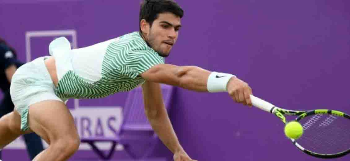 Tennis: Alcaraz trouve ses marques au Queen's