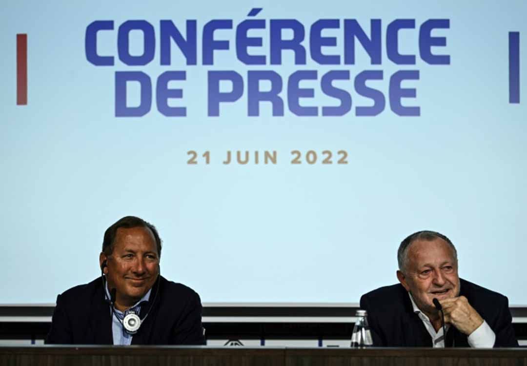 L'OL passe sous pavillon américain, Aulas reste à la barre