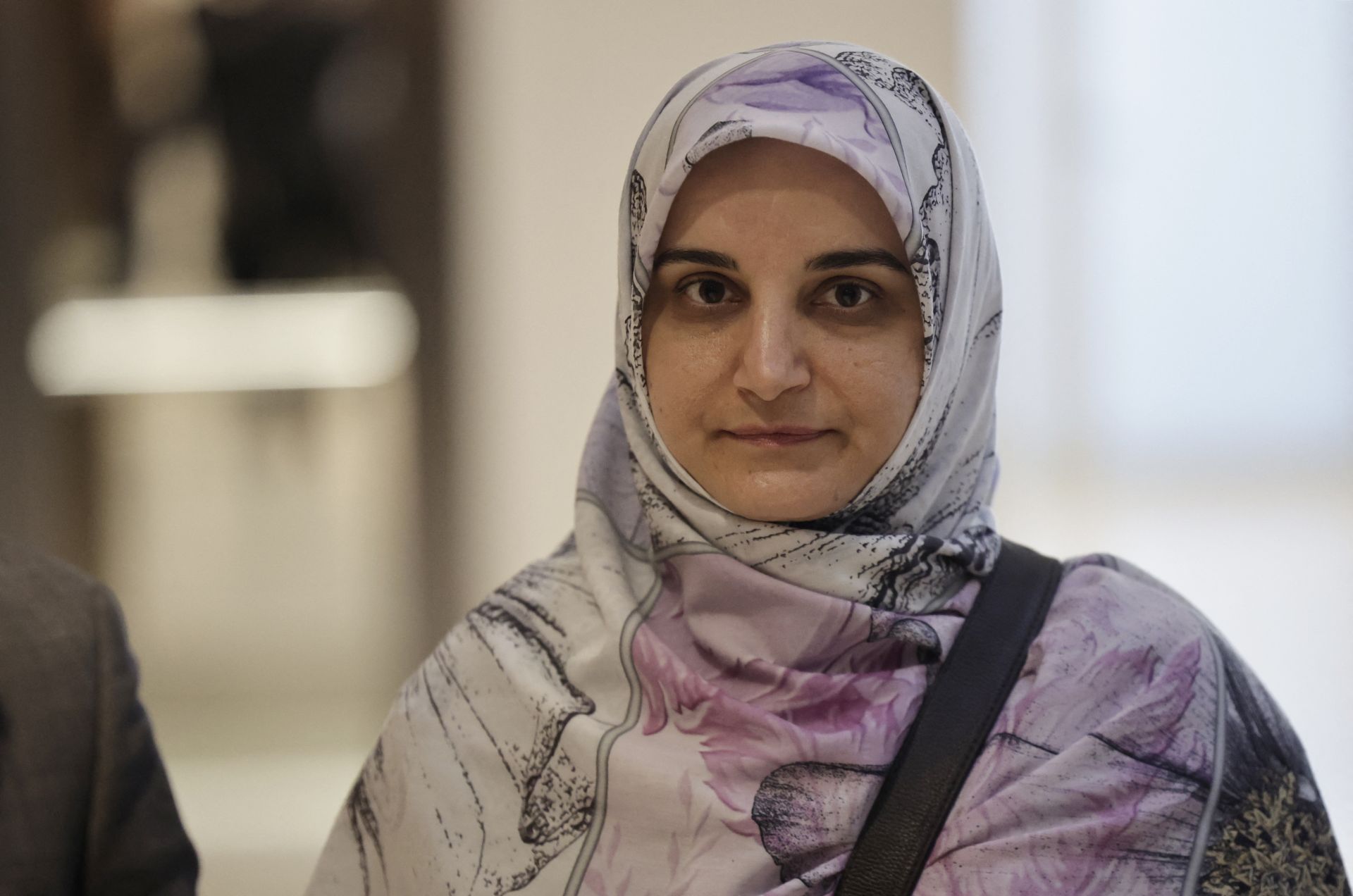 France : l’Iranienne Esfandiari condamnée à un an de prison ferme, annonce faire appel