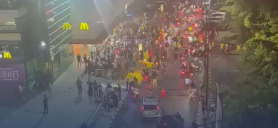 Manifestations devant un McDonald's à Saïda