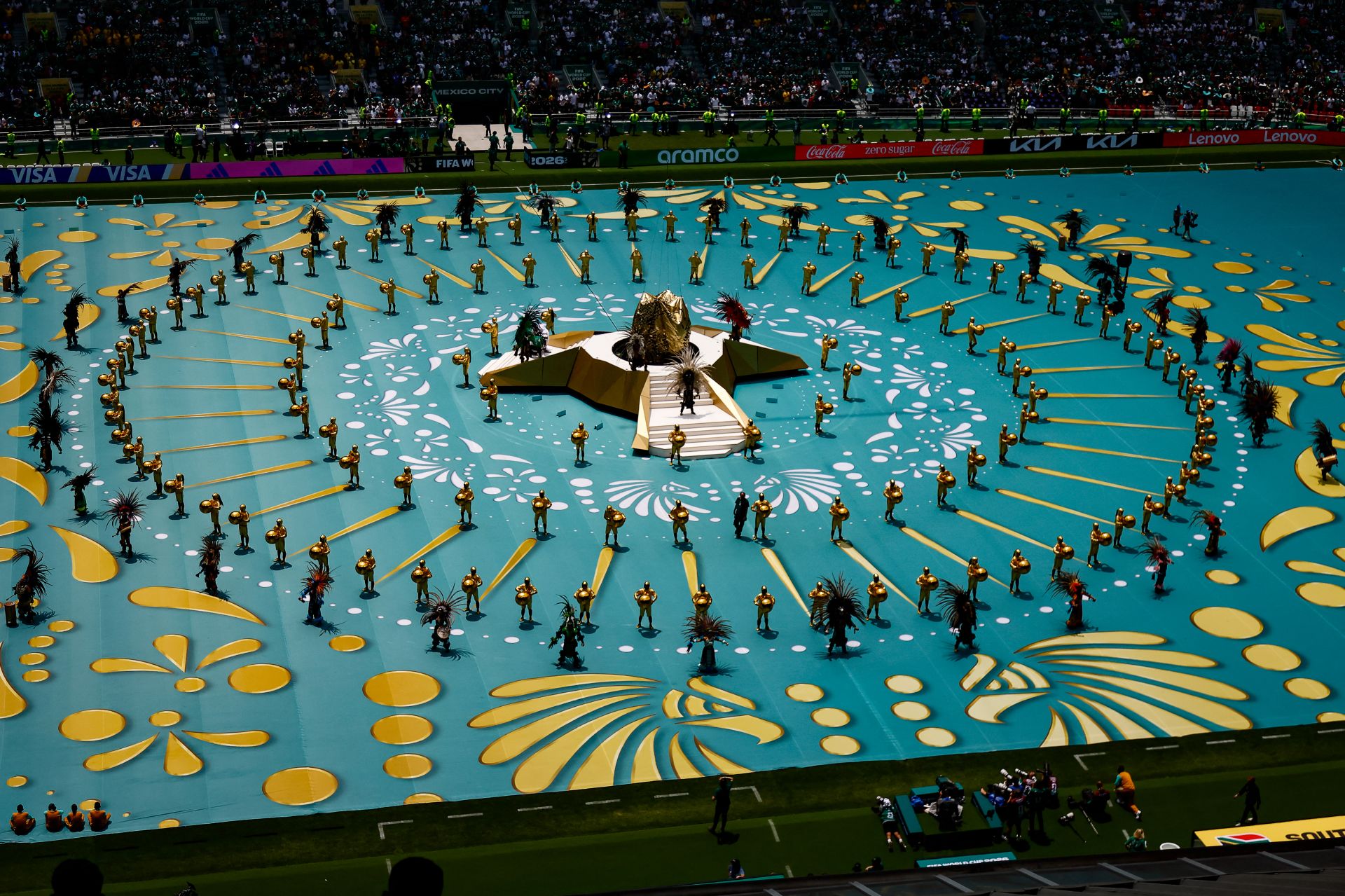Le stade Azteca et Shakira lancent le Mondial-2026