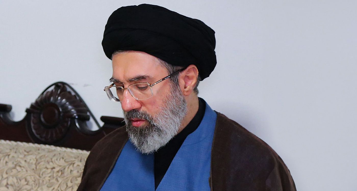 Le guide suprême iranien défie les États-Unis, coup de chaud sur le pétrole