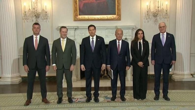 Première photo officielle de la rencontre libano-israélo-américaine à Washington.
