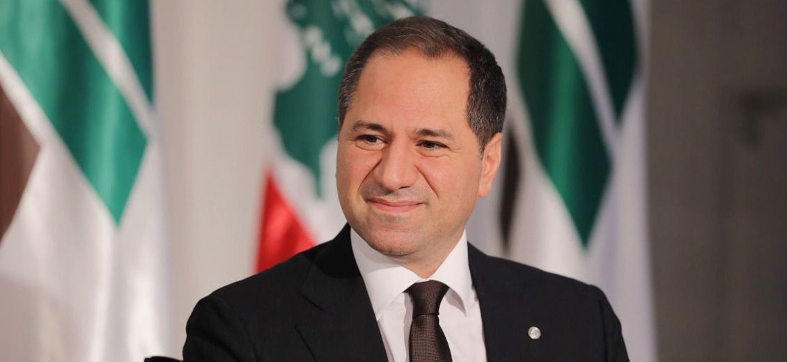 Gemayel dénonce le report des élections municipales devant Wronecka