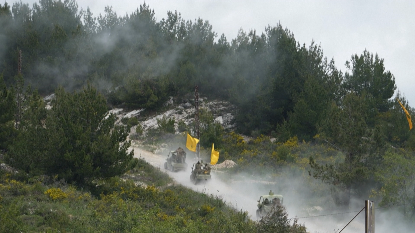 Israël bombarde à nouveau Beyrouth, combats dans l'est du Liban